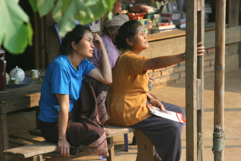 Between Sam Neua and Phou Lao