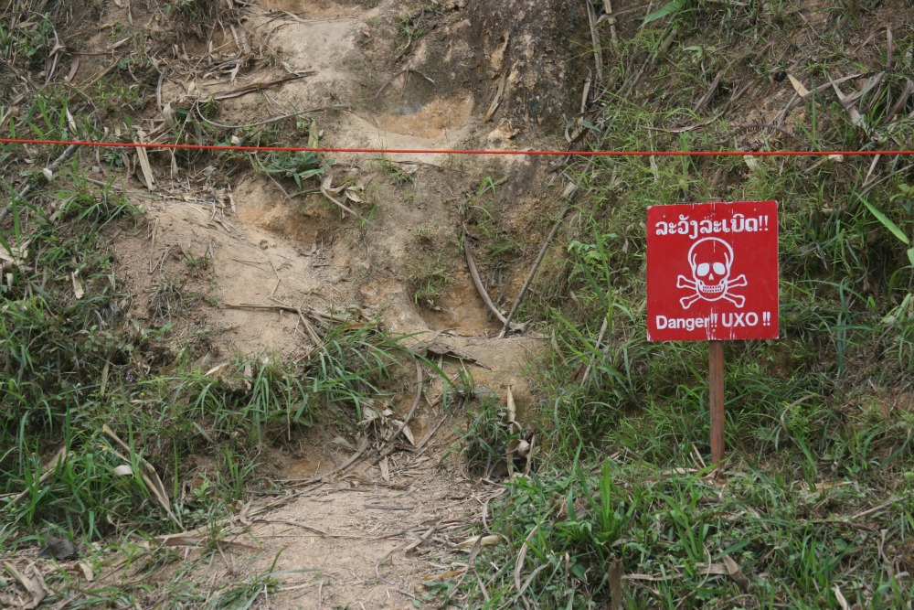 Unexploded ordnance, Vieng Thong