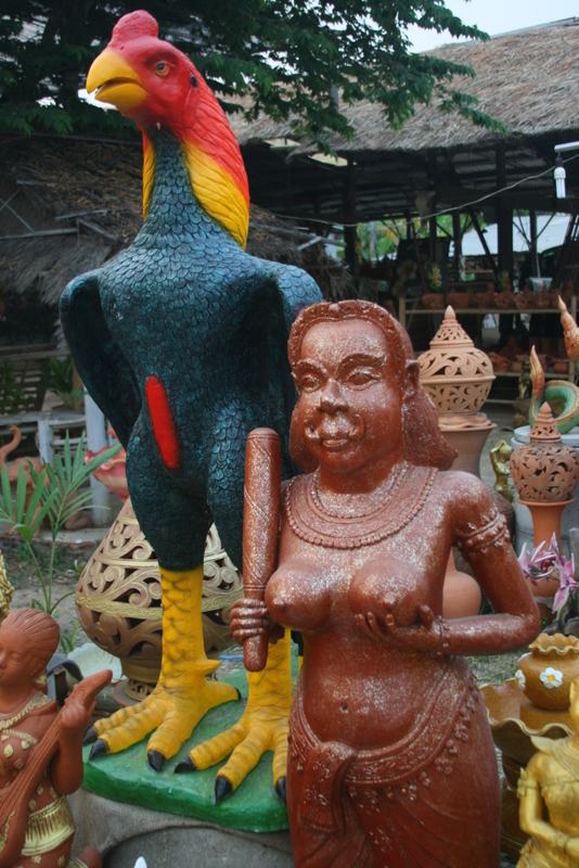 Garden statues, Sukhothai